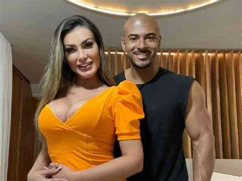 andressa urach bucetinha|Andressa Urach Transando De Quatro